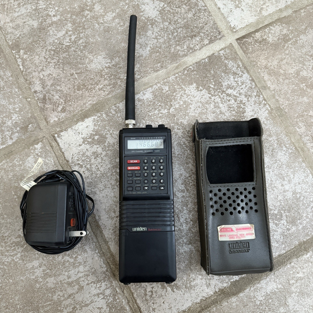Uniden Bearcat BC200XLT Handheld Scanner with Cover- Tested Works